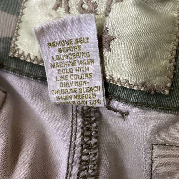 Y2K Abercrombie & Fitch Green Camouflage Cargo Shorts - Picture 7 of 8